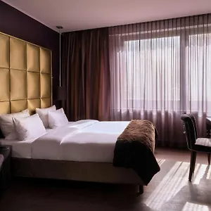 Hotel Roomers