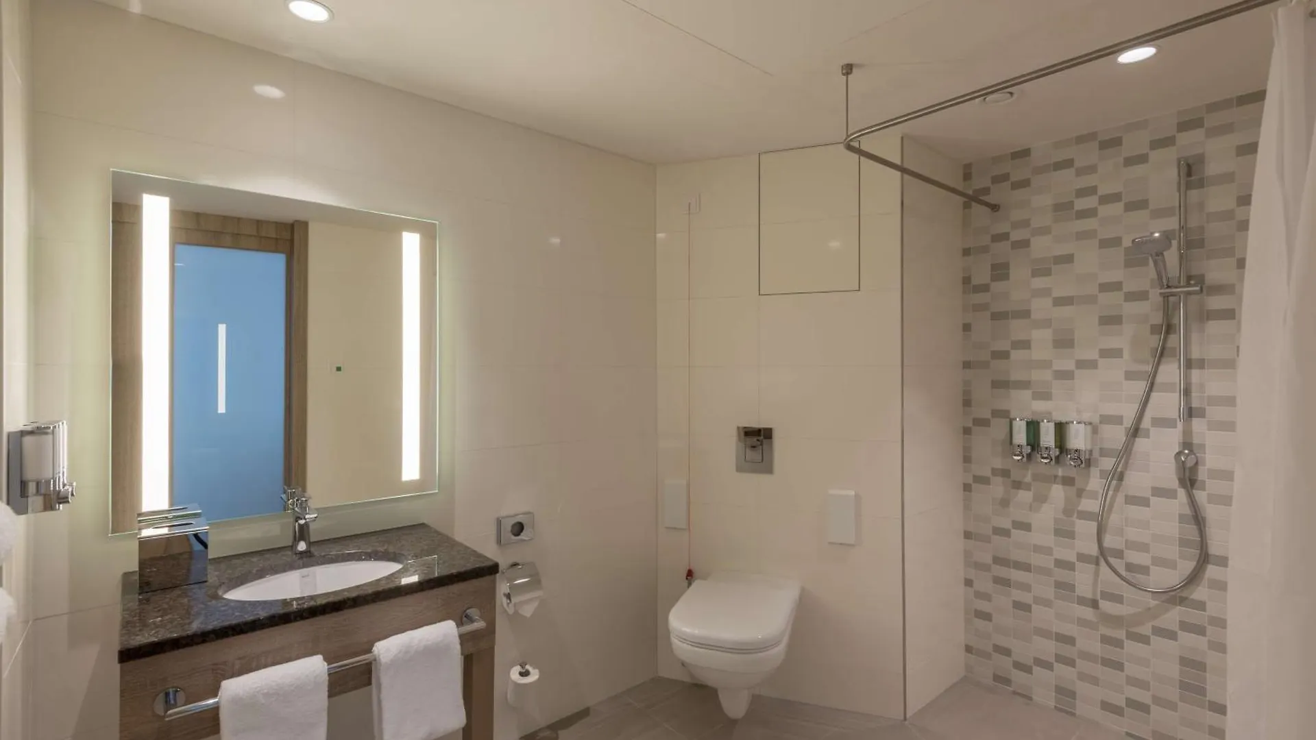 *** Hotell Hampton By Hilton Frankfurt City Centre East Frankfurt am Main Tyskland